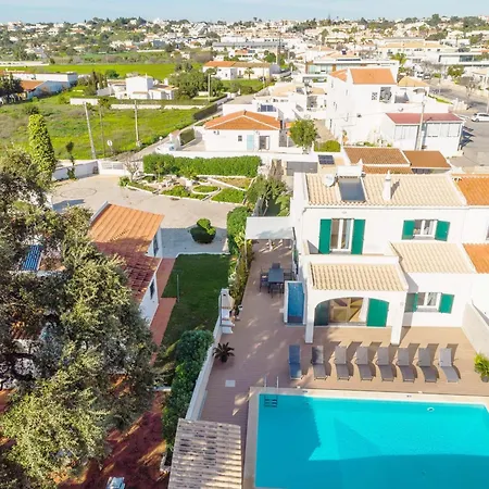 Villa Abf61 Simpatica Moradia E Piscina Em Local Sossega Albufeira