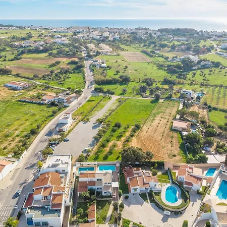 Villa Abf61 Simpatica Moradia E Piscina Em Local Sossega Albufeira